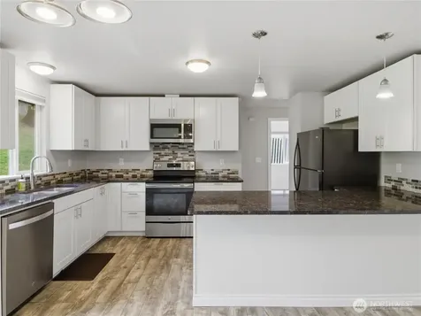 2715 24th Avenue Ct SE Puyallup WA 98374