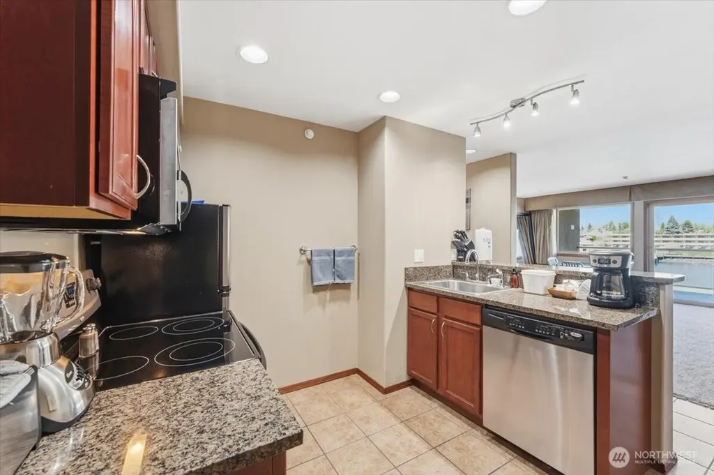 322 W Woodin Avenue Chelan WA 98816