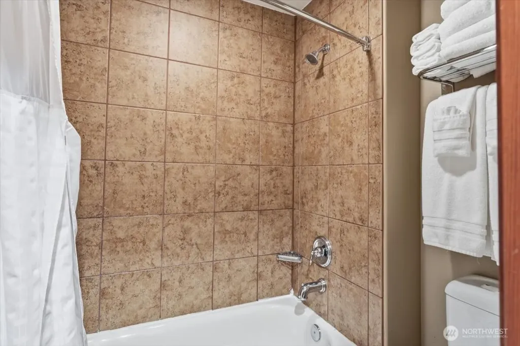 322 W Woodin Avenue Chelan WA 98816