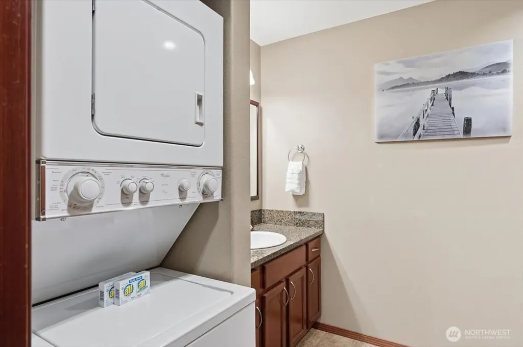 322 W Woodin Avenue Chelan WA 98816