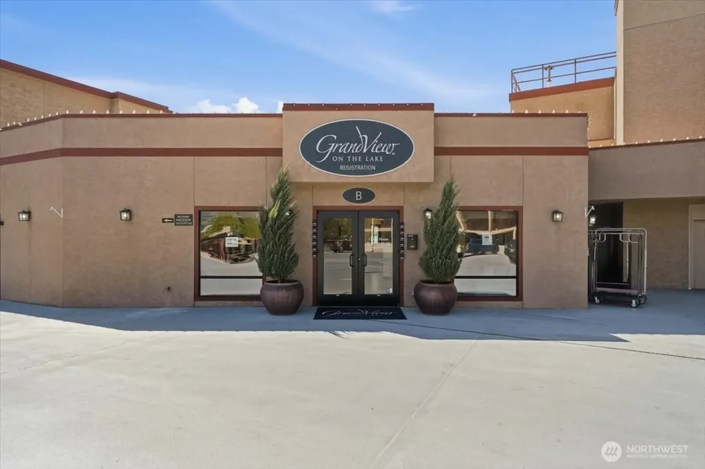 322 W Woodin Avenue Chelan WA 98816