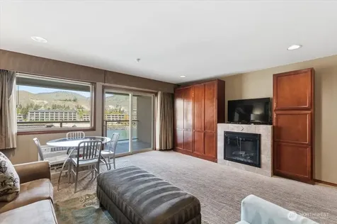 322 W Woodin Avenue Chelan WA 98816