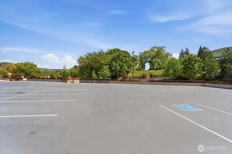 322 W Woodin Avenue Chelan WA 98816