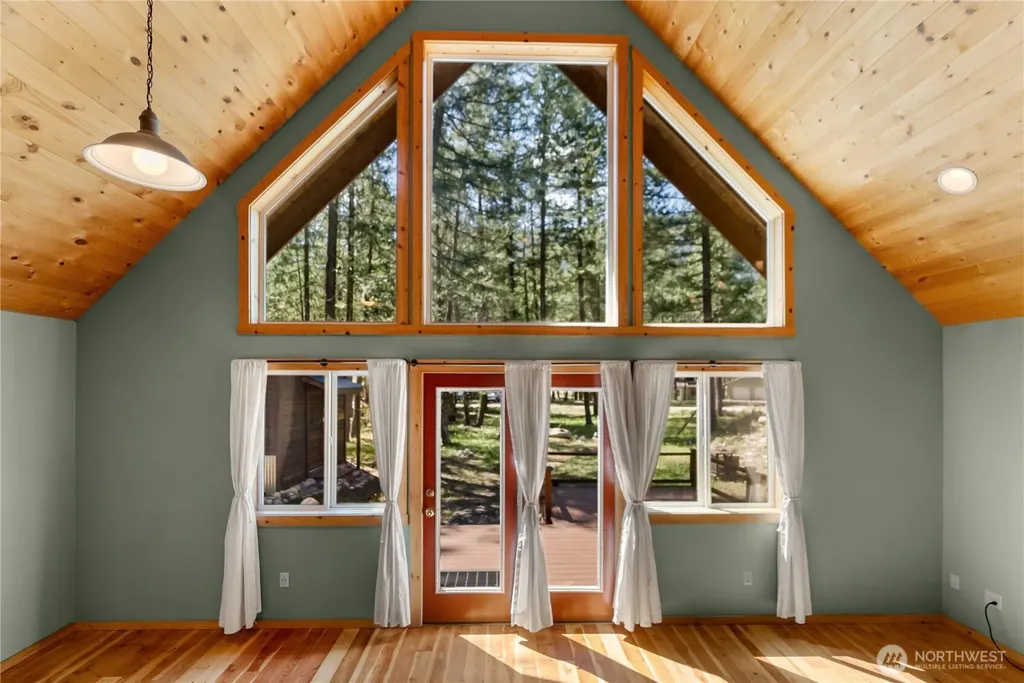 651 Lost River Road Mazama WA 98833