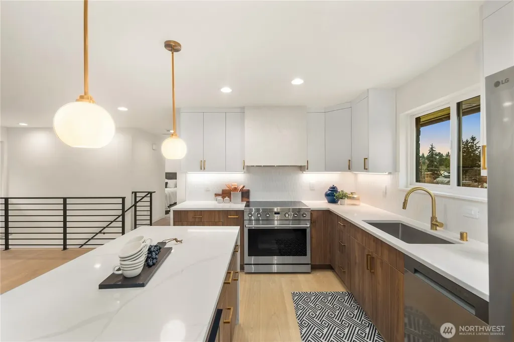 2518 36th Avenue W Seattle WA 98199