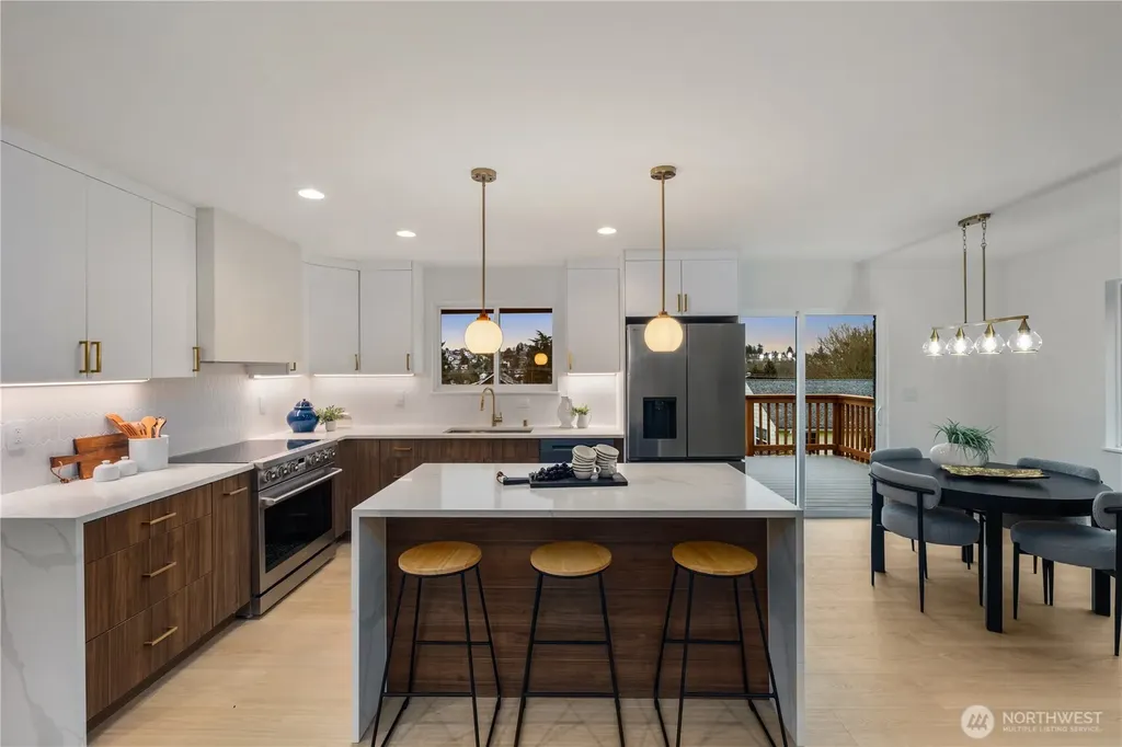 2518 36th Avenue W Seattle WA 98199