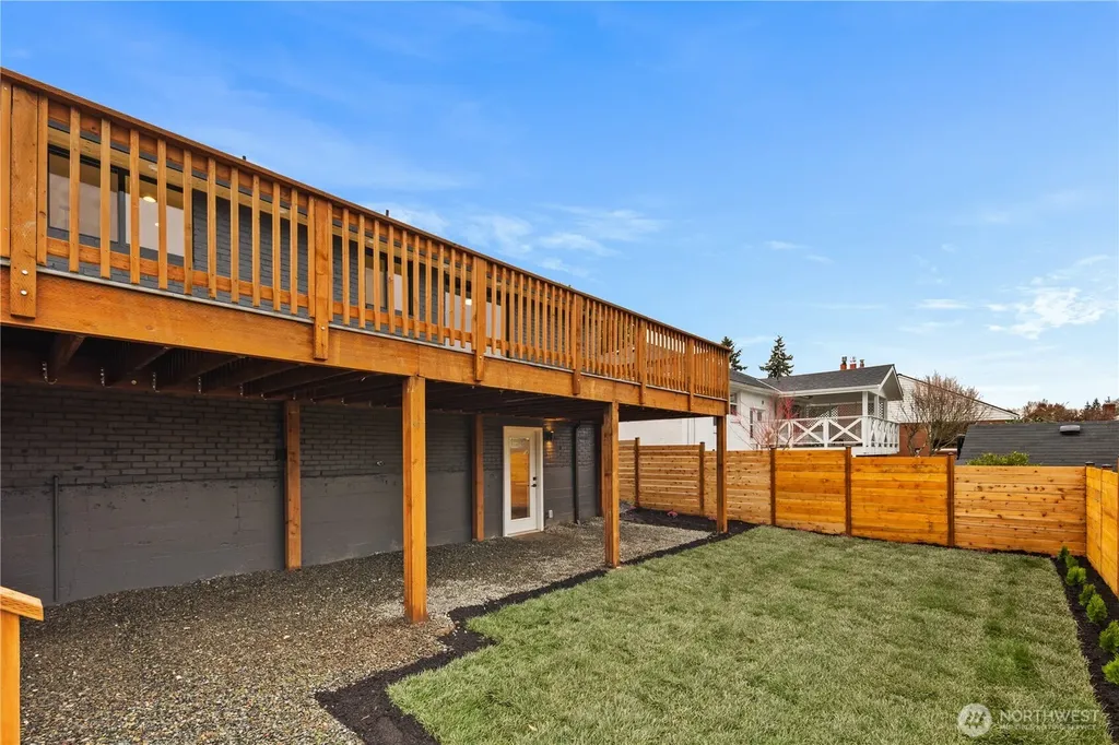 2518 36th Avenue W Seattle WA 98199