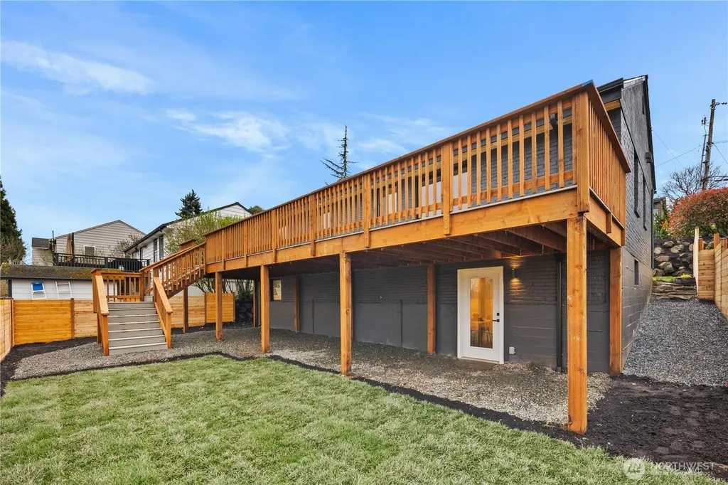 2518 36th Avenue W Seattle WA 98199