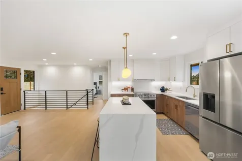 2518 36th Avenue W Seattle WA 98199