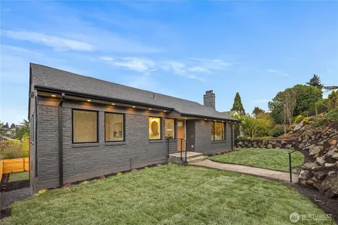 2518 36th Avenue W Seattle WA 98199