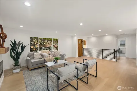 2518 36th Avenue W Seattle WA 98199