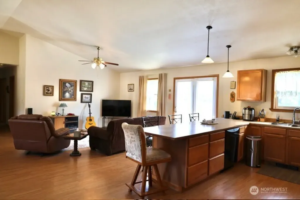 693 Temple Avenue Morton WA 98356