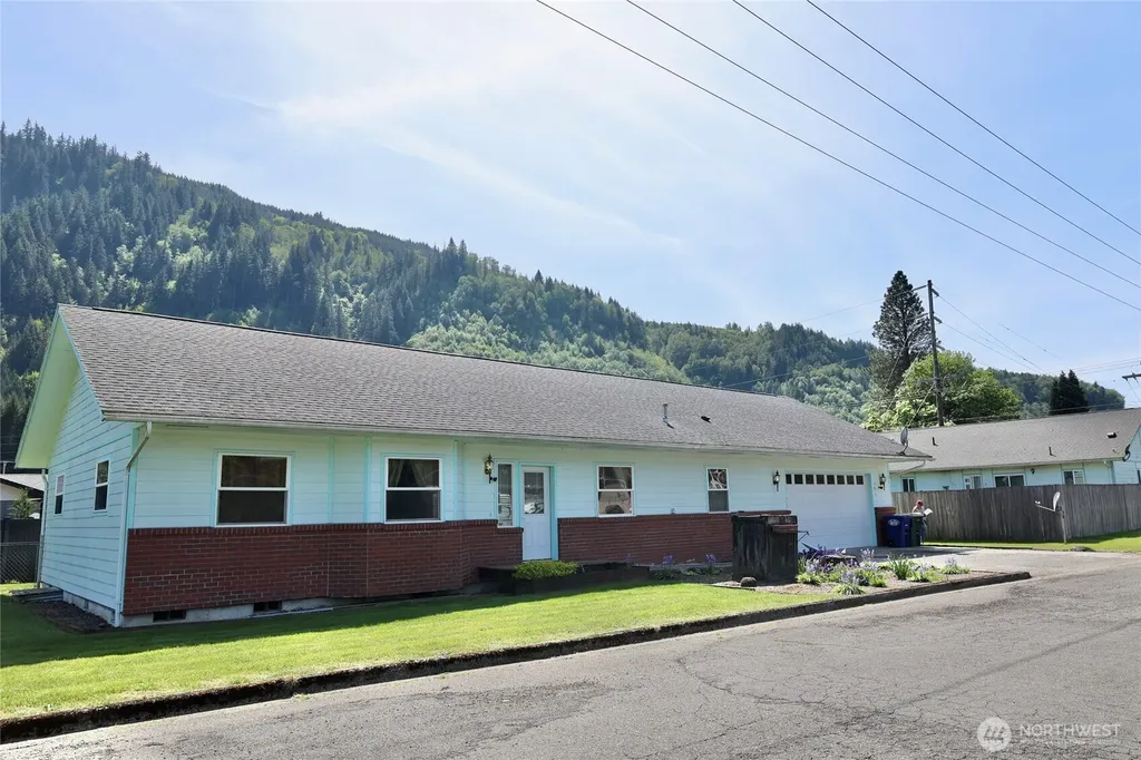 693 Temple Avenue Morton WA 98356