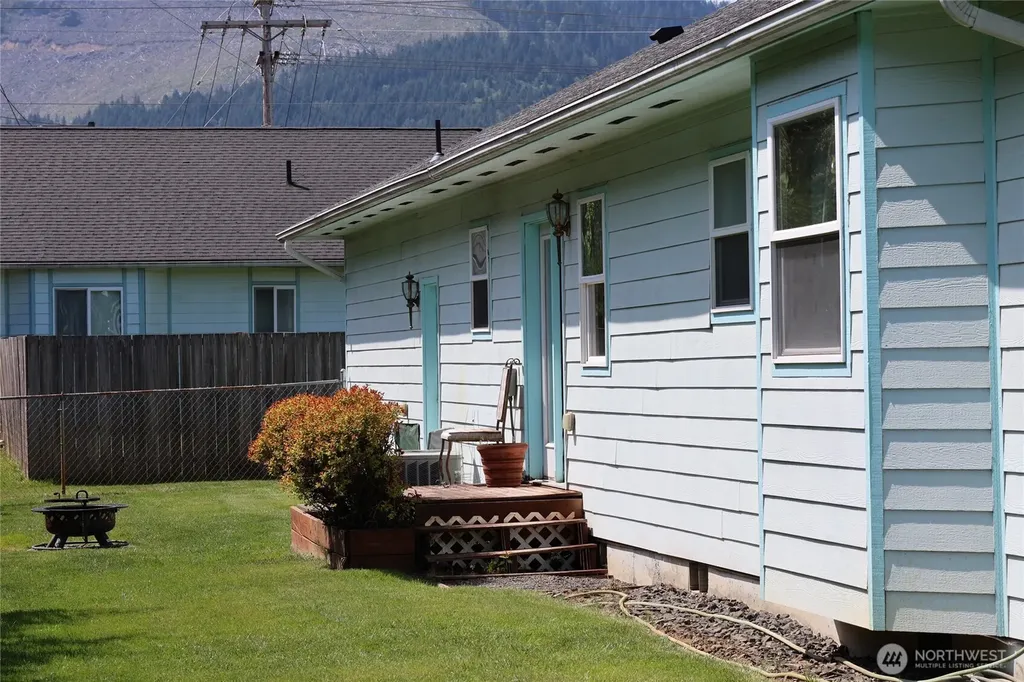 693 Temple Avenue Morton WA 98356