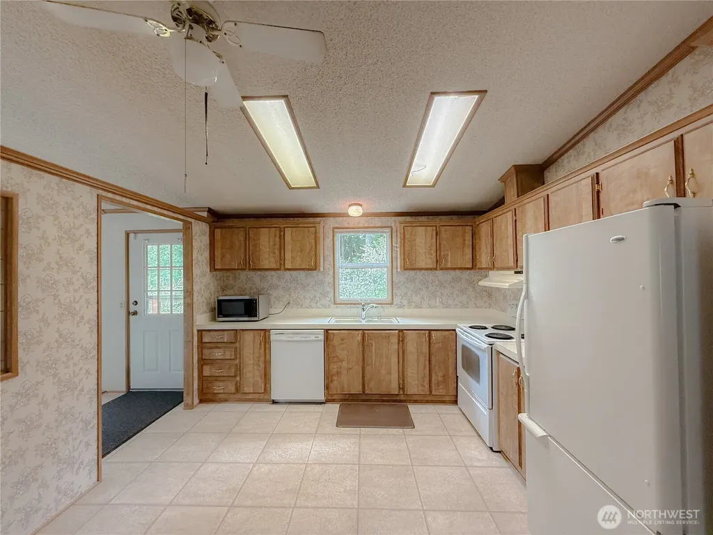 5010 Offut Lake Road SE Tenino WA 98589