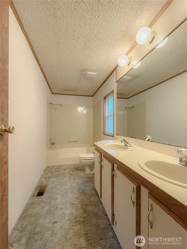 5010 Offut Lake Road SE Tenino WA 98589