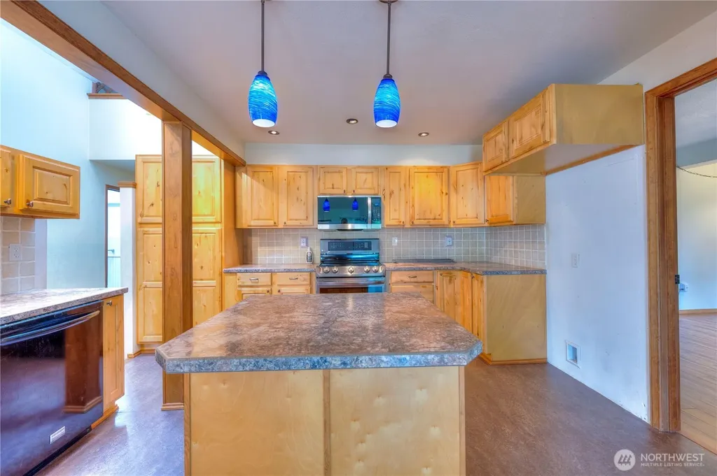 8325 Spurgeon Creek Road SE Olympia WA 98513