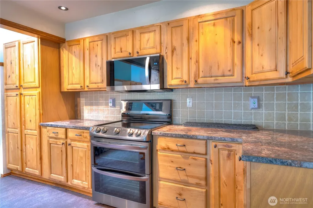 8325 Spurgeon Creek Road SE Olympia WA 98513