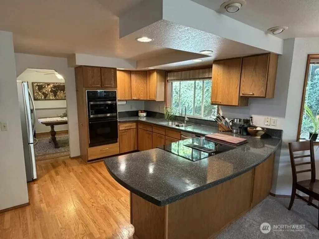 1610 28th Place SE Puyallup WA 98374