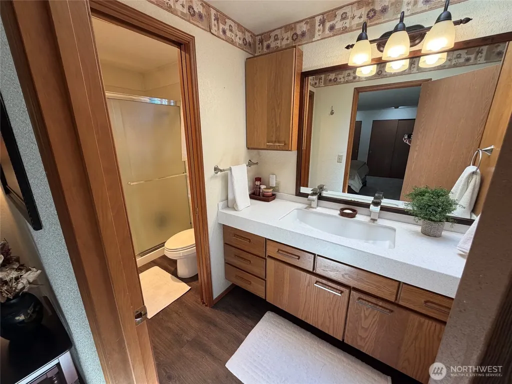 1610 28th Place SE Puyallup WA 98374