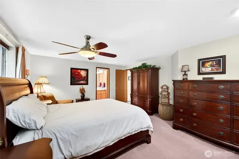 1610 28th Place SE Puyallup WA 98374