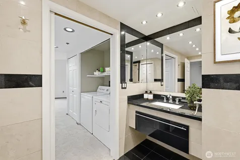 2600 2nd Avenue Seattle WA 98121