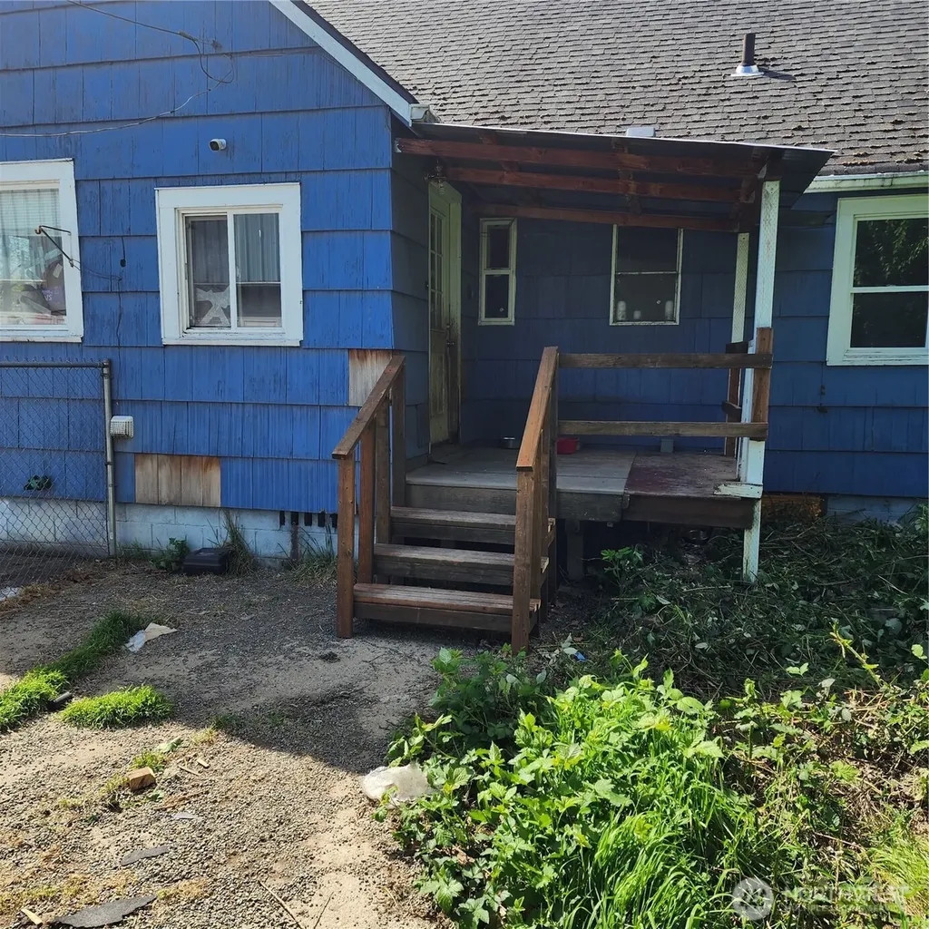 818 8th Avenue Longview WA 98632