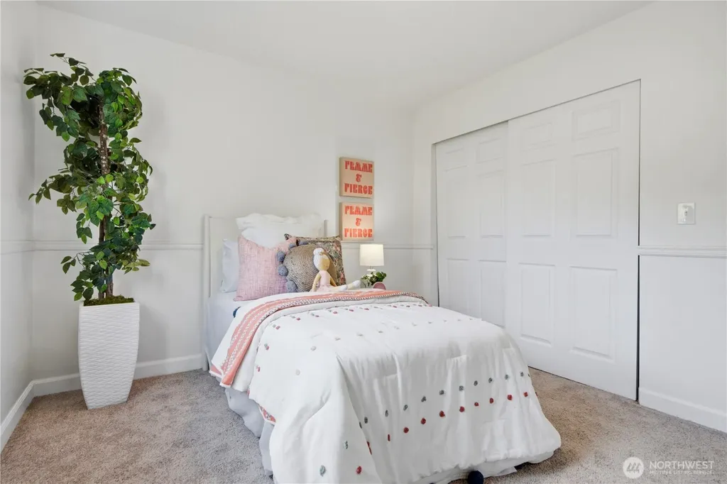 5521 James Avenue SE Auburn WA 98092