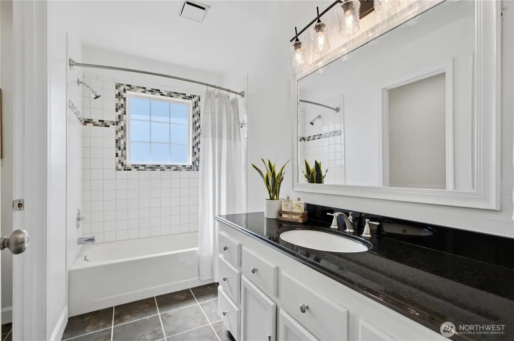 5521 James Avenue SE Auburn WA 98092