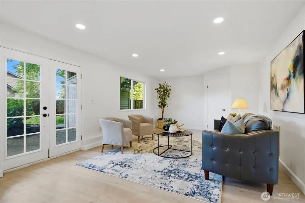5521 James Avenue SE Auburn WA 98092