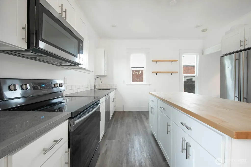 6753 14th Avenue NW Seattle WA 98117