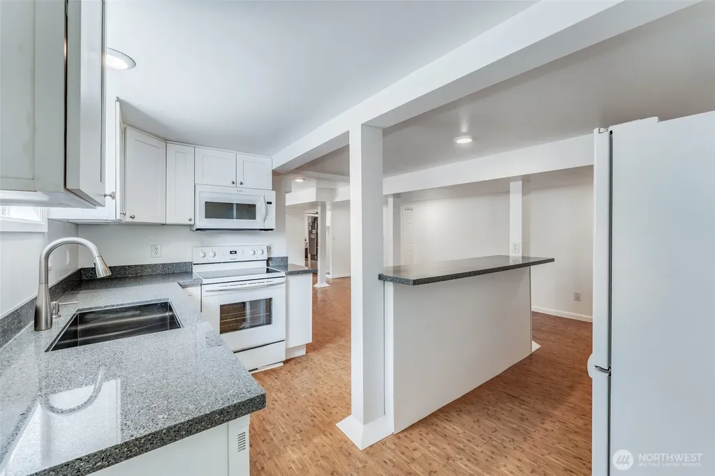 6753 14th Avenue NW Seattle WA 98117