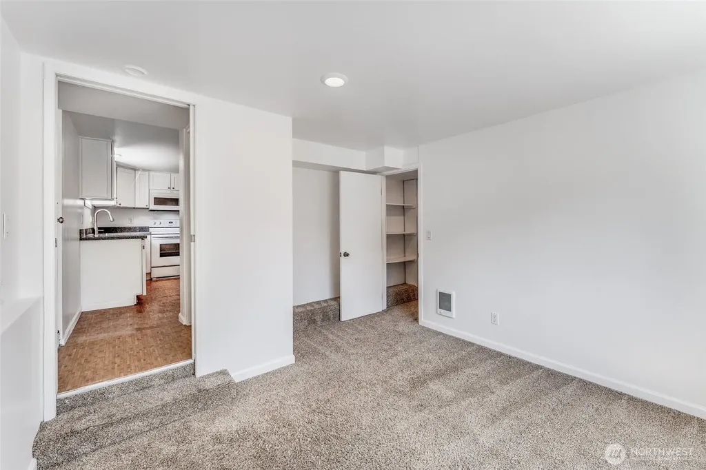6753 14th Avenue NW Seattle WA 98117