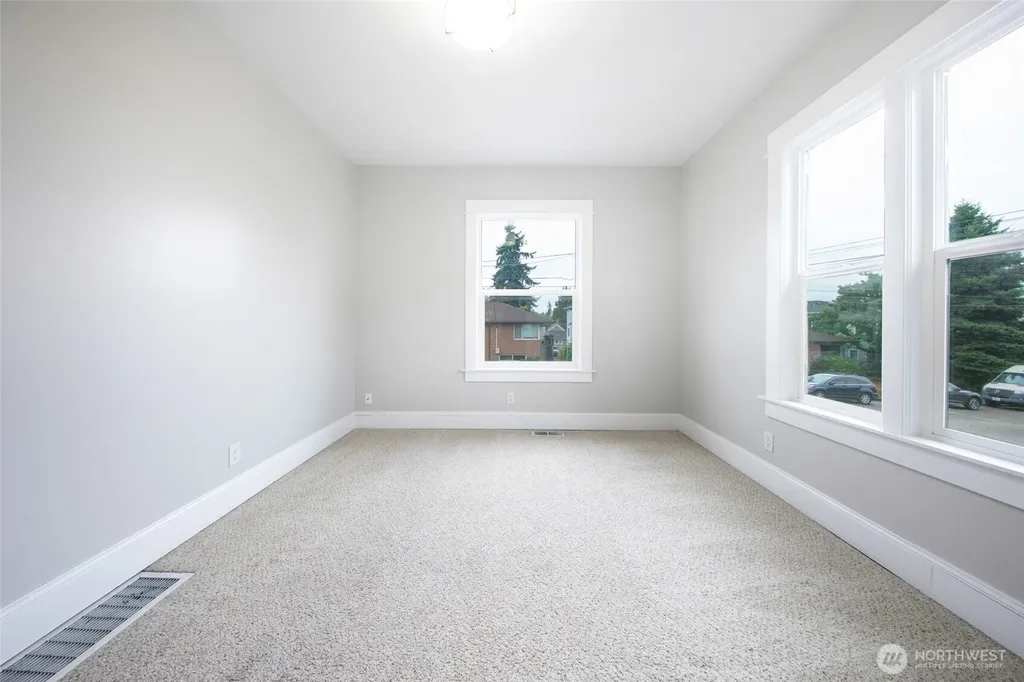 6753 14th Avenue NW Seattle WA 98117