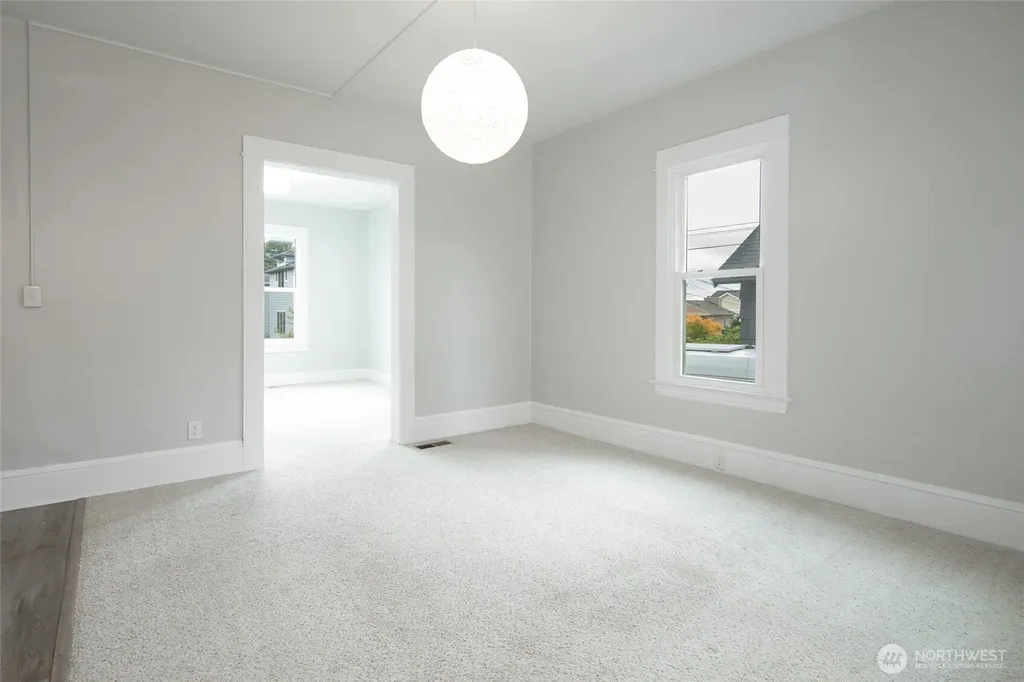 6753 14th Avenue NW Seattle WA 98117