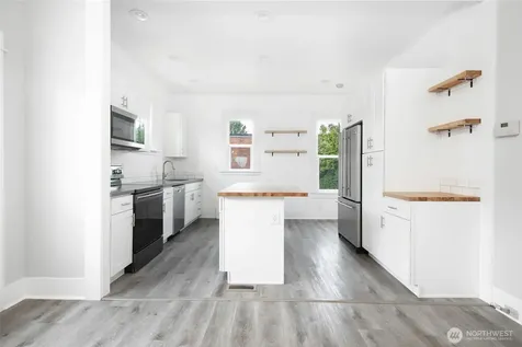 6753 14th Avenue NW Seattle WA 98117