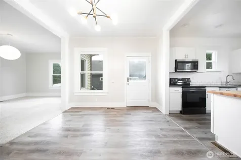 6753 14th Avenue NW Seattle WA 98117