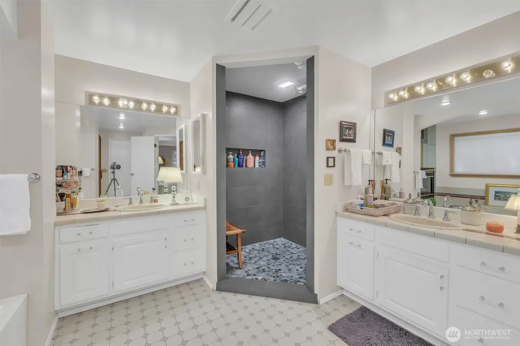 13320 211th Place NE Woodinville WA 98077