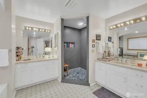 13320 211th Place NE Woodinville WA 98077
