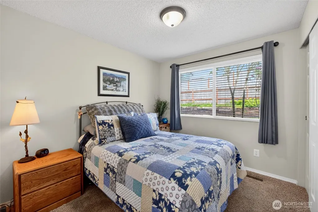 30312 10th Avenue S Federal Way WA 98003