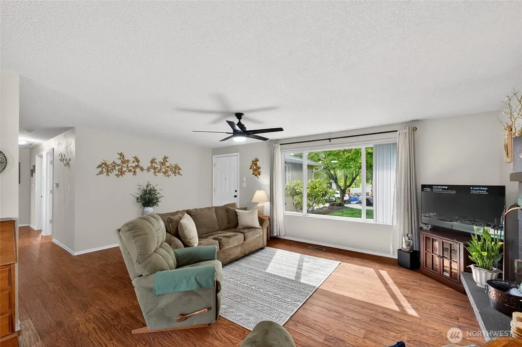30312 10th Avenue S Federal Way WA 98003