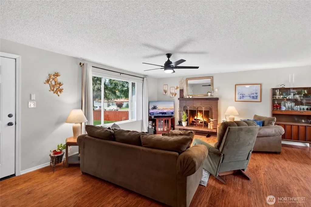 30312 10th Avenue S Federal Way WA 98003