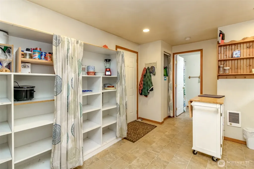 17103 NW Sunset Ridge Way NW Seabeck WA 98380