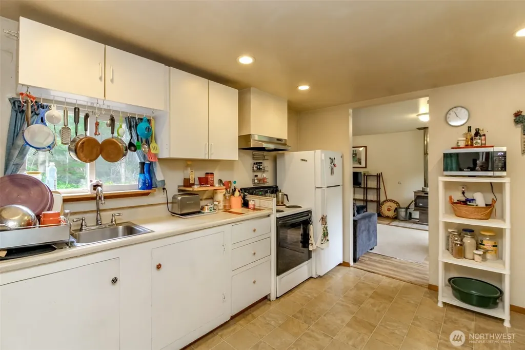 17103 NW Sunset Ridge Way NW Seabeck WA 98380
