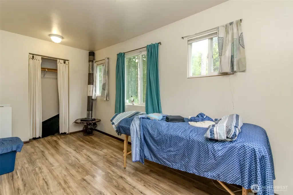 17103 NW Sunset Ridge Way NW Seabeck WA 98380