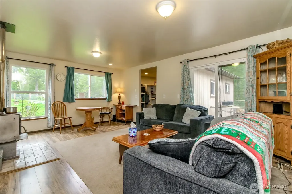 17103 NW Sunset Ridge Way NW Seabeck WA 98380