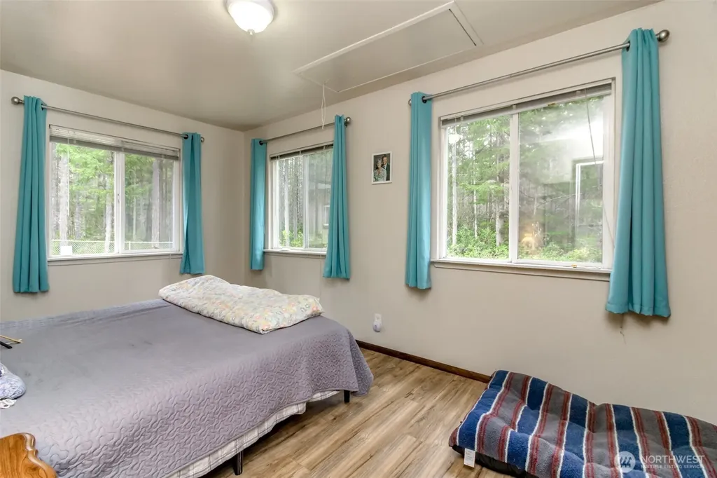 17103 NW Sunset Ridge Way NW Seabeck WA 98380