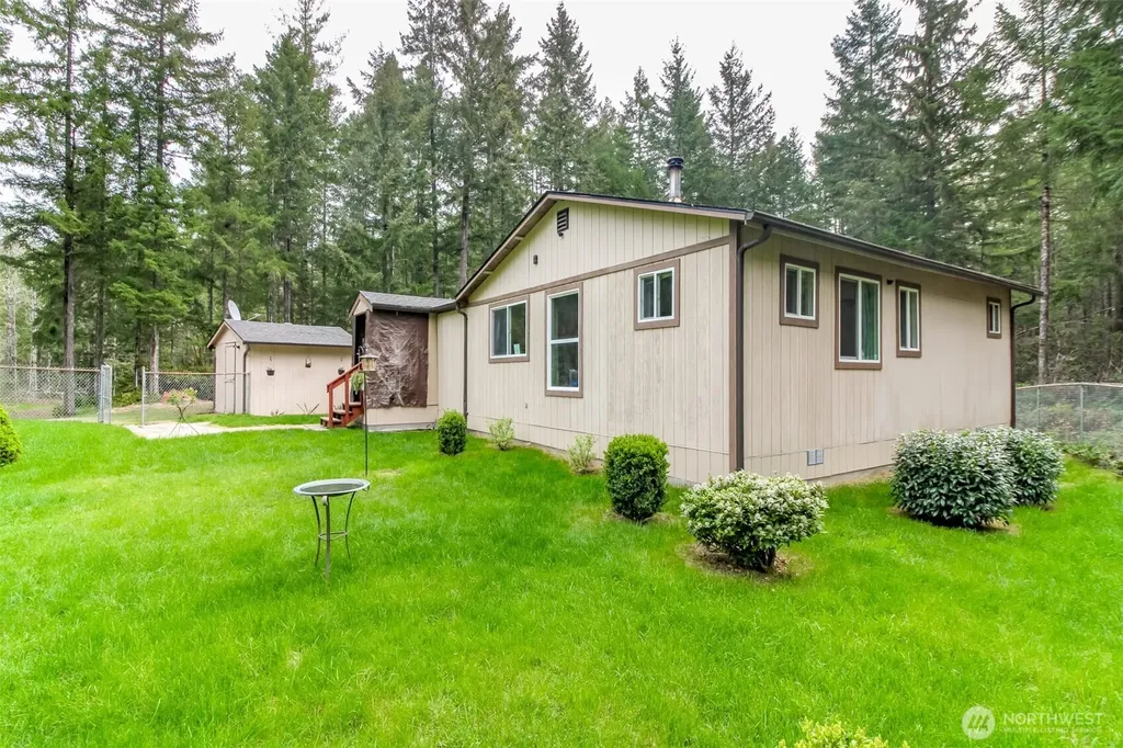 17103 NW Sunset Ridge Way NW Seabeck WA 98380