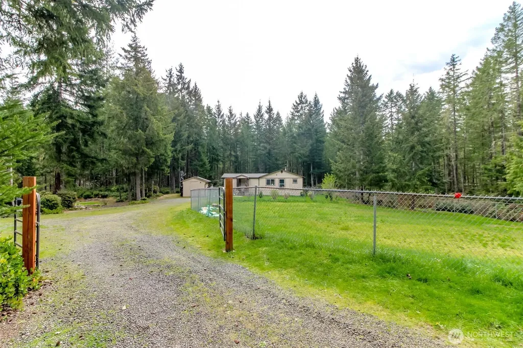 17103 NW Sunset Ridge Way NW Seabeck WA 98380