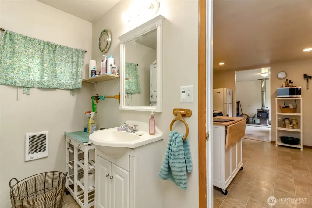 17103 NW Sunset Ridge Way NW Seabeck WA 98380